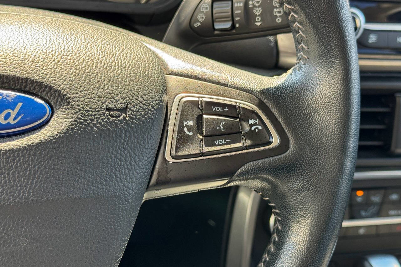 Used 2020 Ford EcoSport SES w/ SES Black Appearance Package image 26