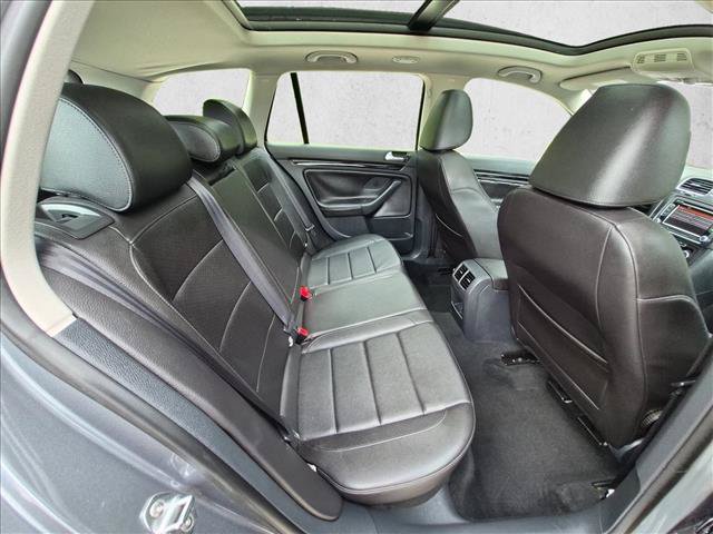 Used 2013 Volkswagen Jetta SE FWD image 23
