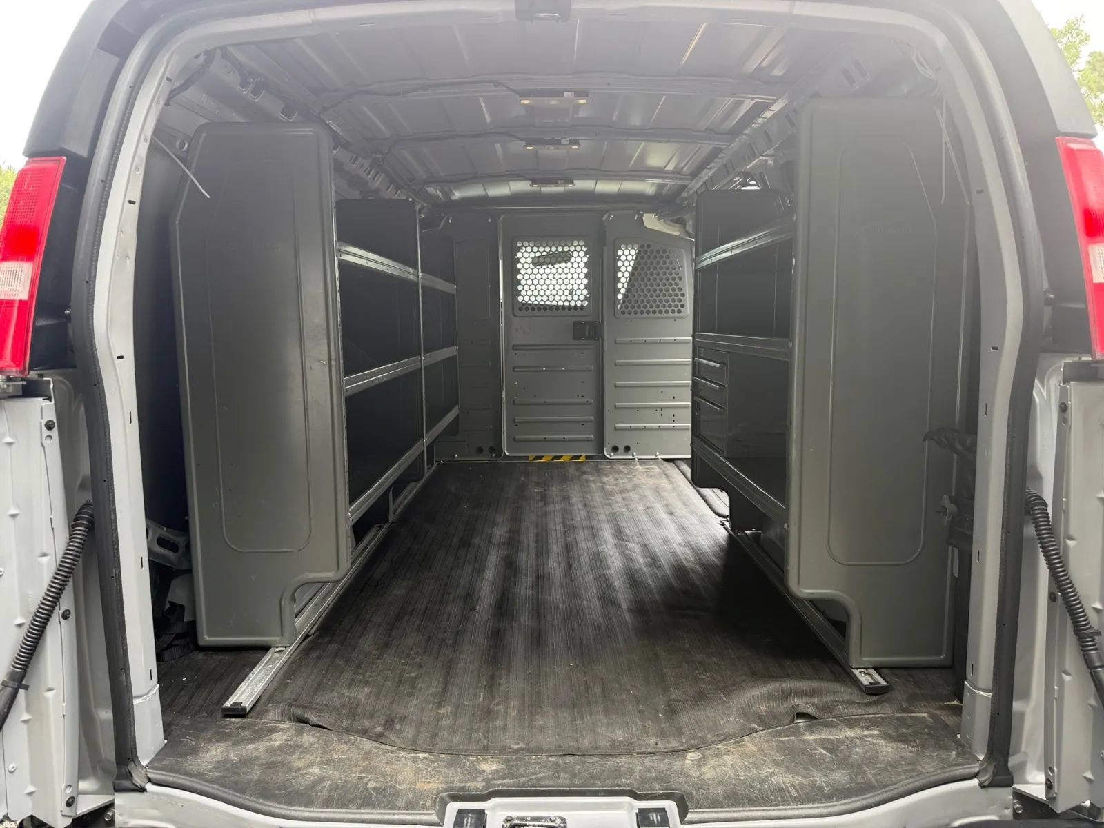 Used 2023 GMC Savana 2500 w/ Driver Convenience Package RWD image 27
