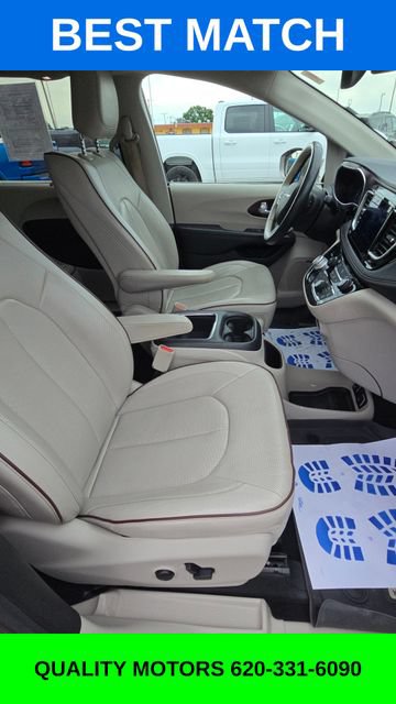 Used 2017 Chrysler Pacifica Limited FWD image 18