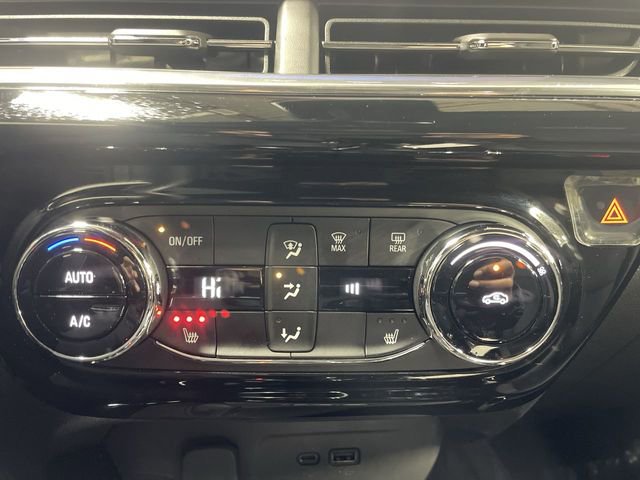 Used 2024 Chevrolet Trax RS w/ Sunroof Package image 19