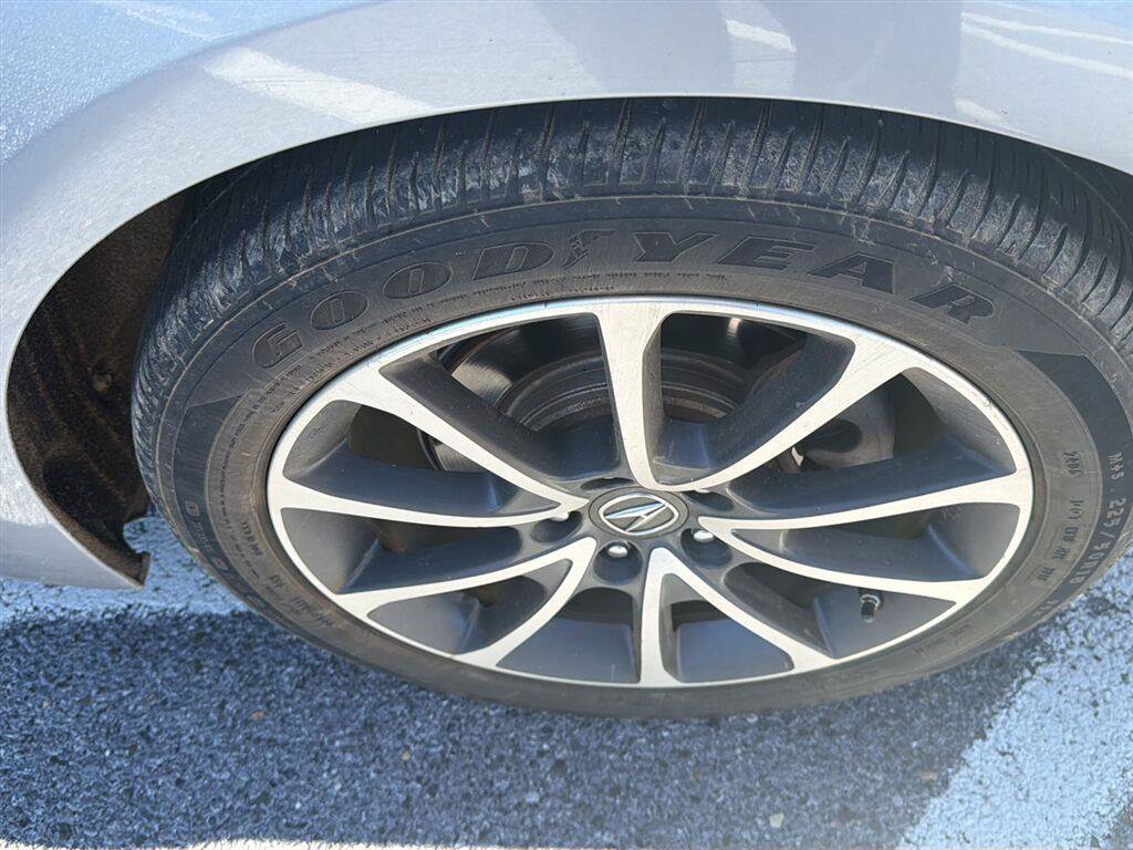 Used 2015 Acura TLX w/ Technology Package AWD/4WD image 9
