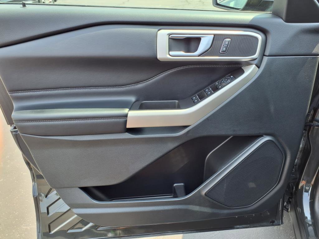 Used 2023 Ford Explorer XLT image 14