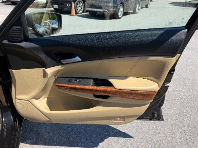 Used 2011 Honda Accord EX-L image 36