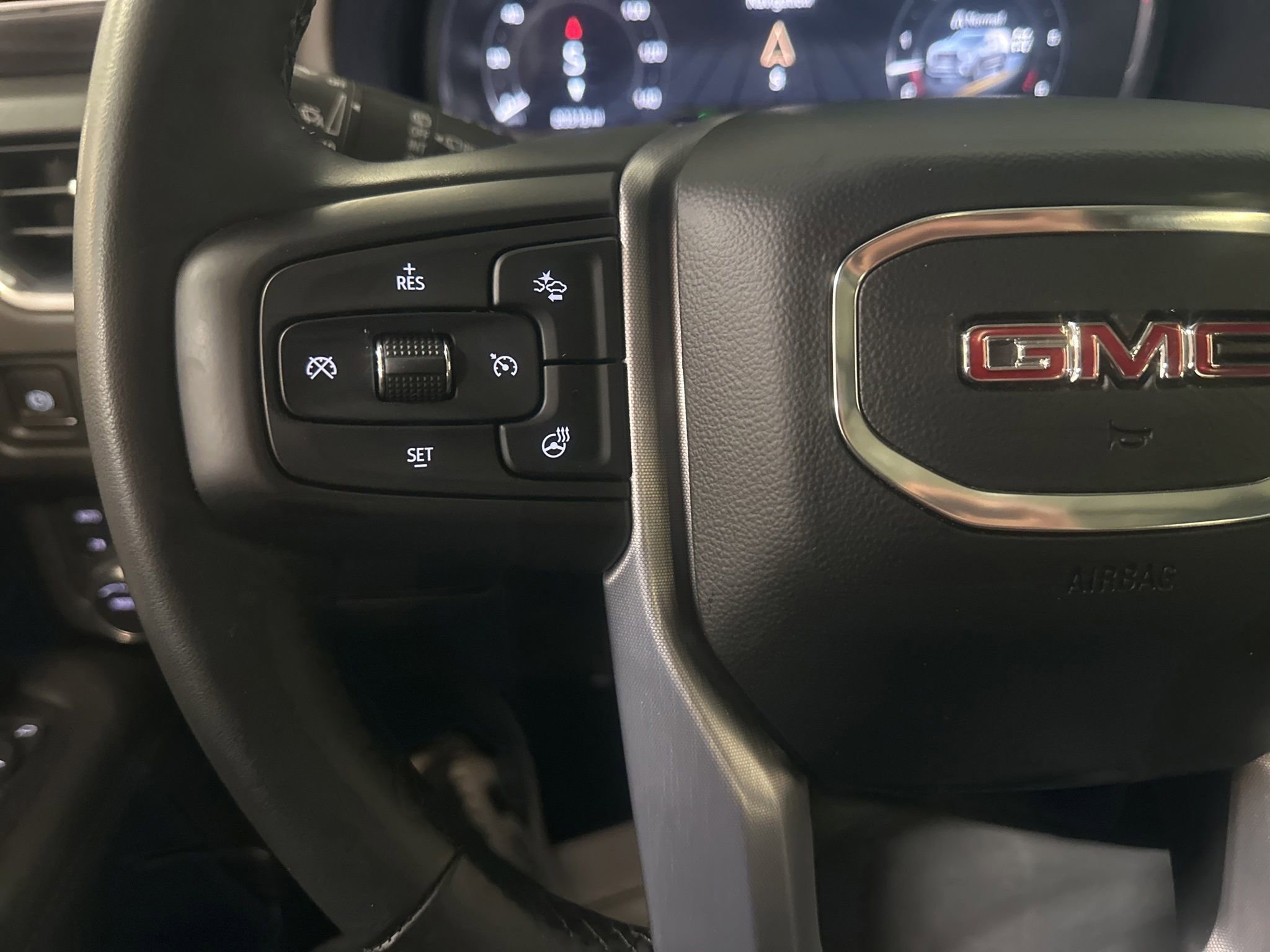 Used 2023 GMC Yukon XL SLT w/ SLT Premium Package AWD/4WD image 27