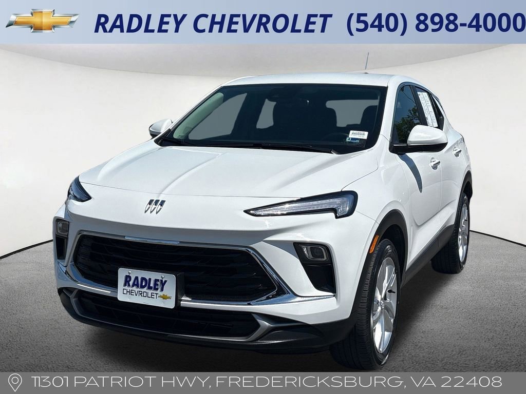 Certified 2025 Buick Encore GX Preferred FWD image 1
