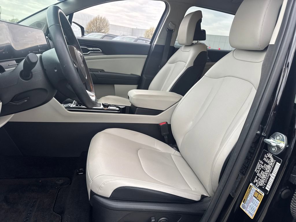 Used 2024 Kia Sportage EX image 18