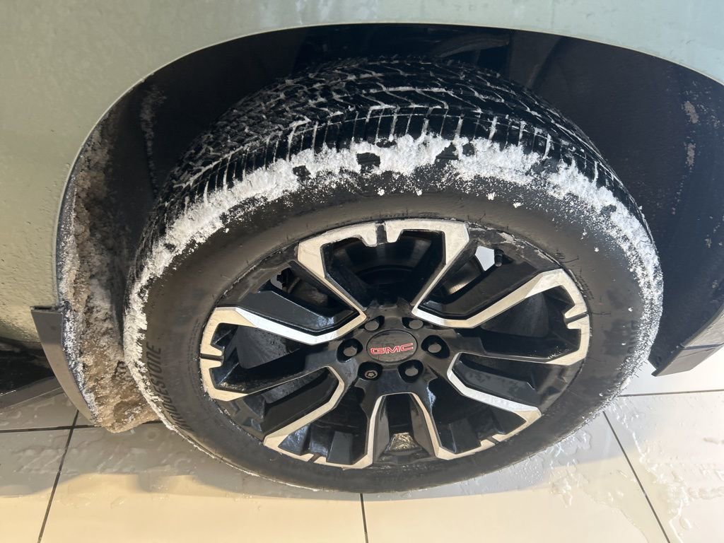 Used 2023 GMC Yukon SLT image 23