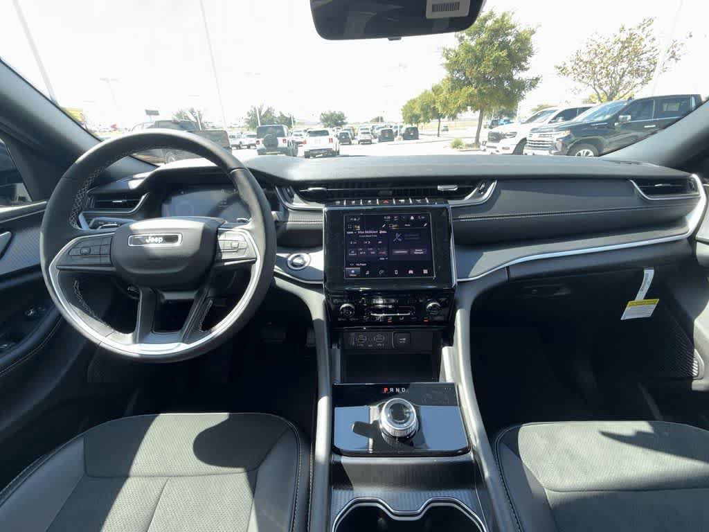New 2025 Jeep Grand Cherokee L Altitude AWD/4WD image 15