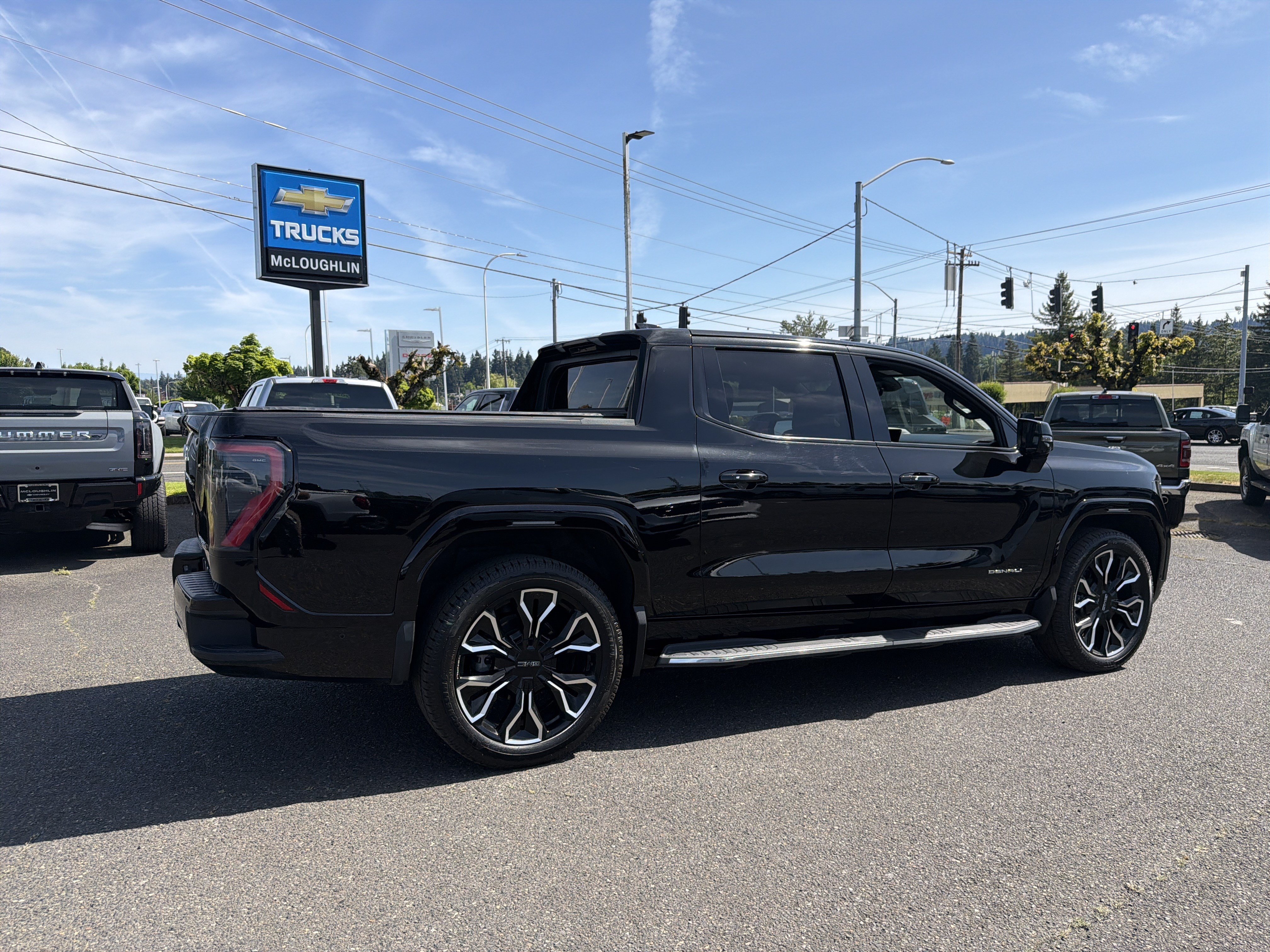 Used 2025 GMC Sierra EV Denali AWD/4WD image 6