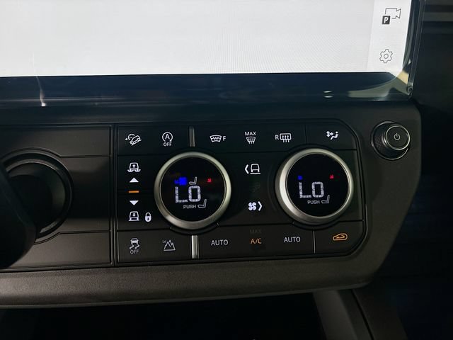 New 2026 Land Rover Defender 110 X-Dynamic SE AWD/4WD image 17