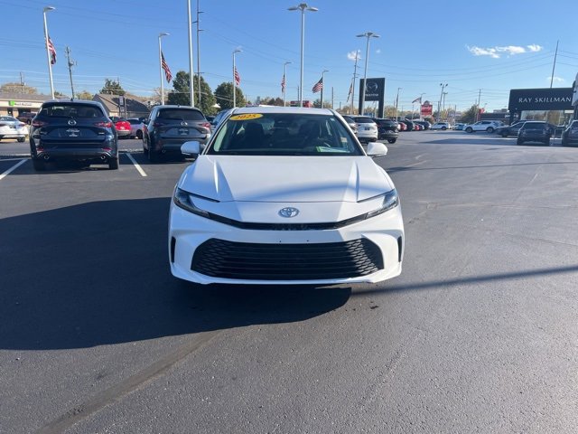 Used 2025 Toyota Camry LE image 21