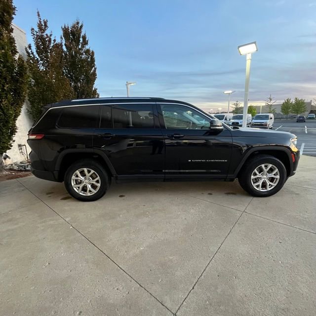 Used 2023 Jeep Grand Cherokee L Limited image 2