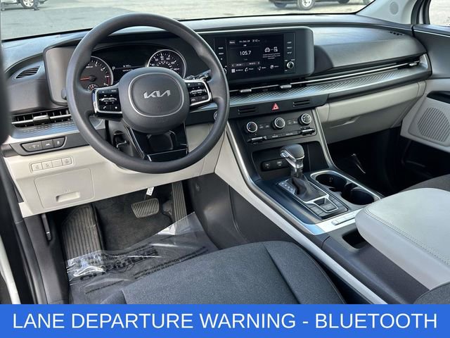 Used 2023 Kia Carnival LX image 2