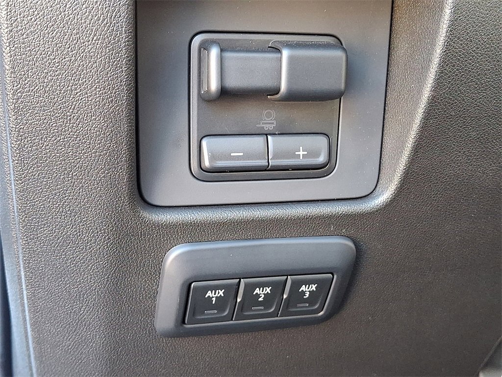 Used 2024 GMC Canyon AT4X w/ AT4X AEV Edition image 34