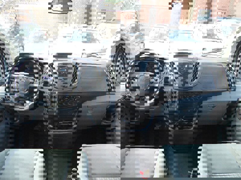 Used 2015 Ford Transit 350 XL image 9