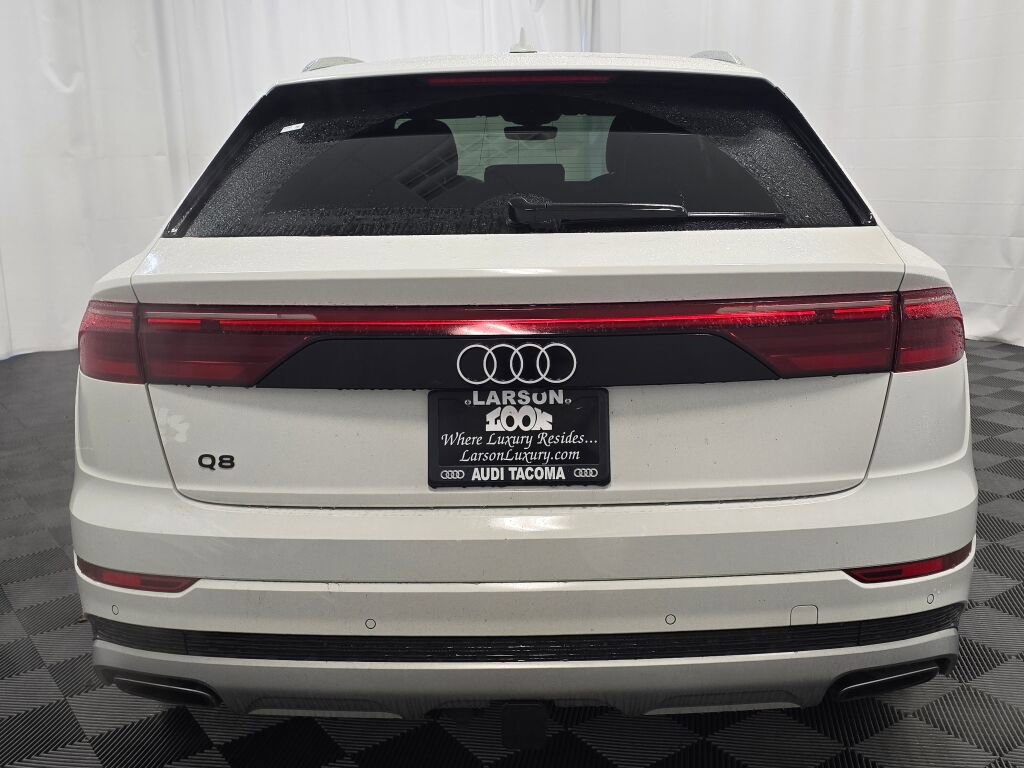 Used 2024 Audi Q8 Prestige w/ Prestige Package image 5