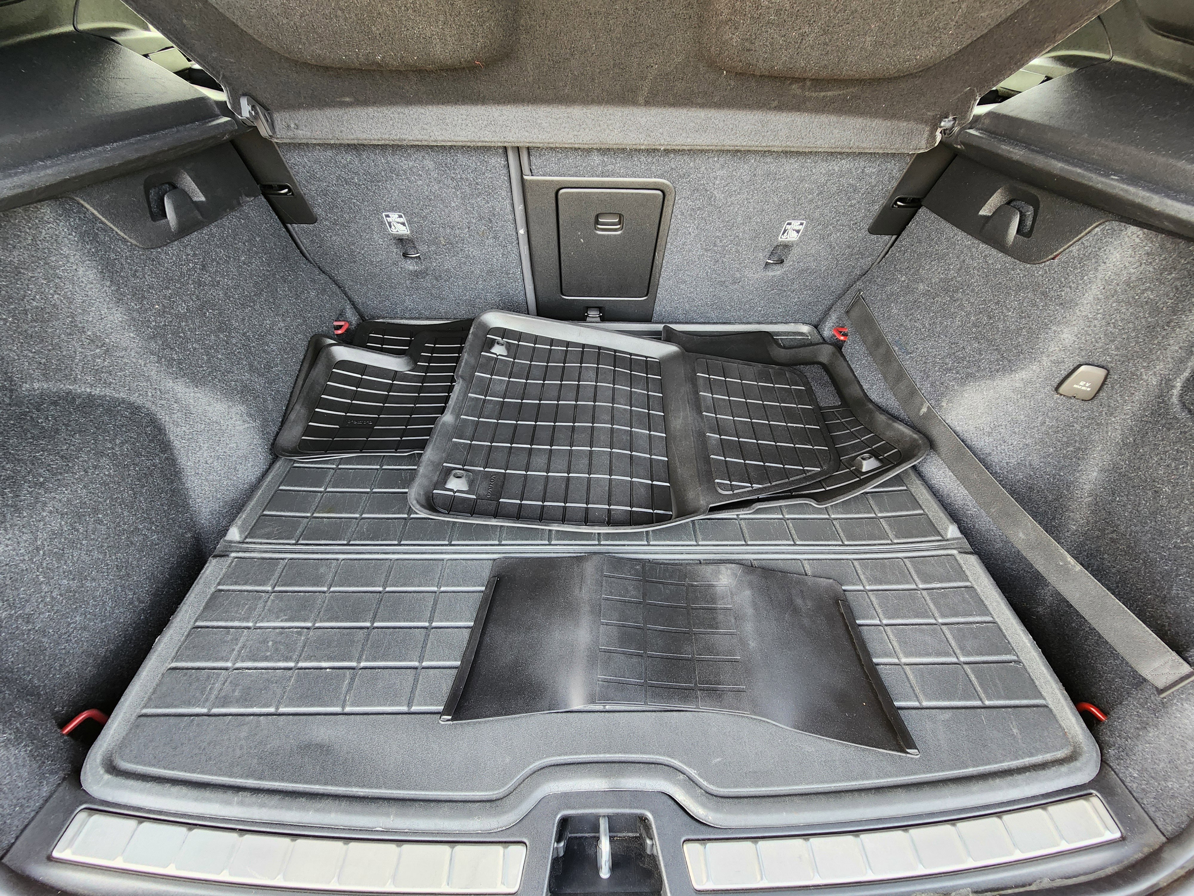 Used 2020 Volvo XC40 T5 R-Design w/ Protection Package Premier image 34