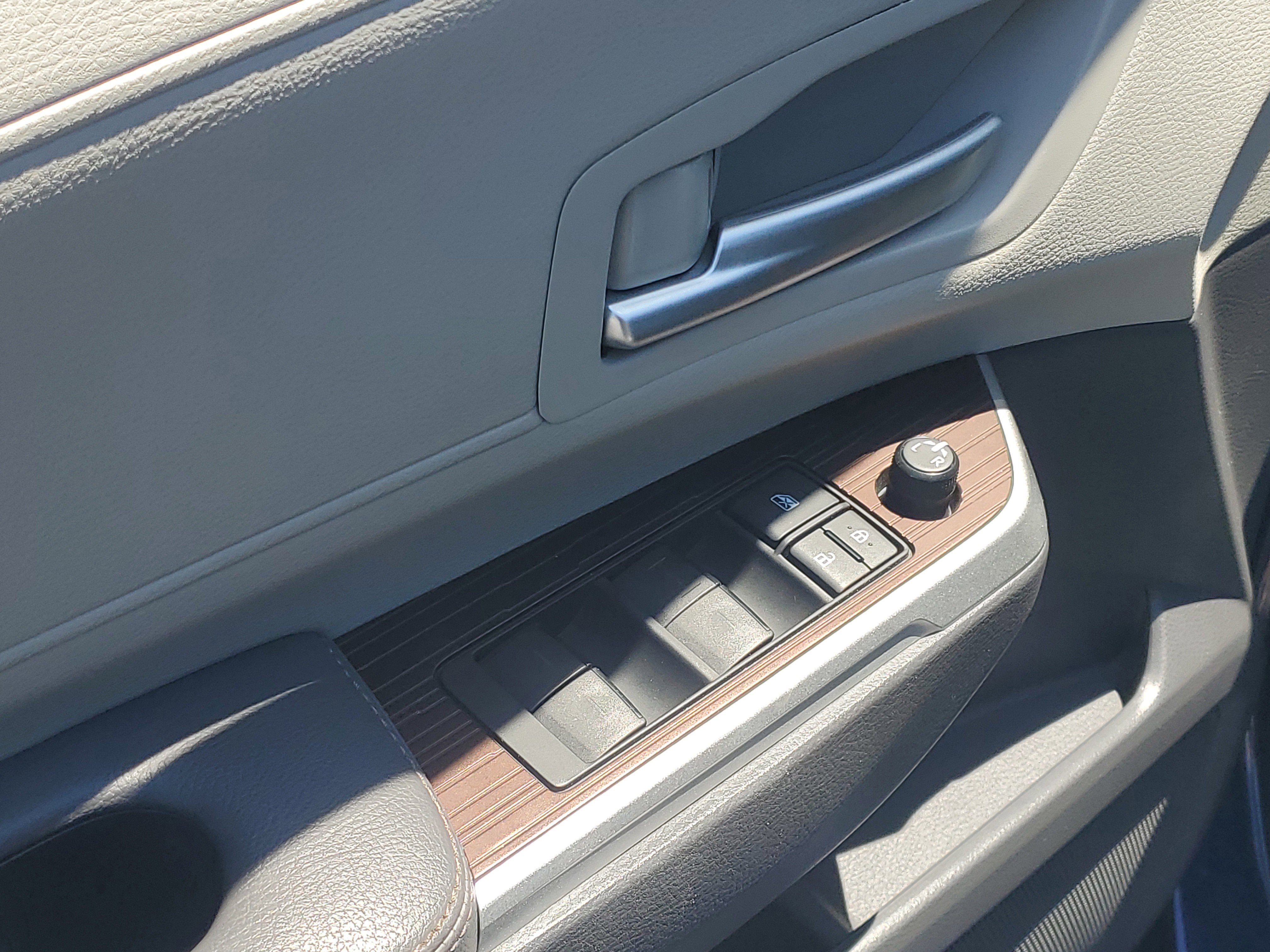 Certified 2021 Toyota Sienna XLE FWD image 21