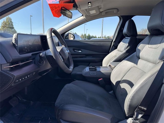 Used 2025 Nissan Ariya AWD image 18
