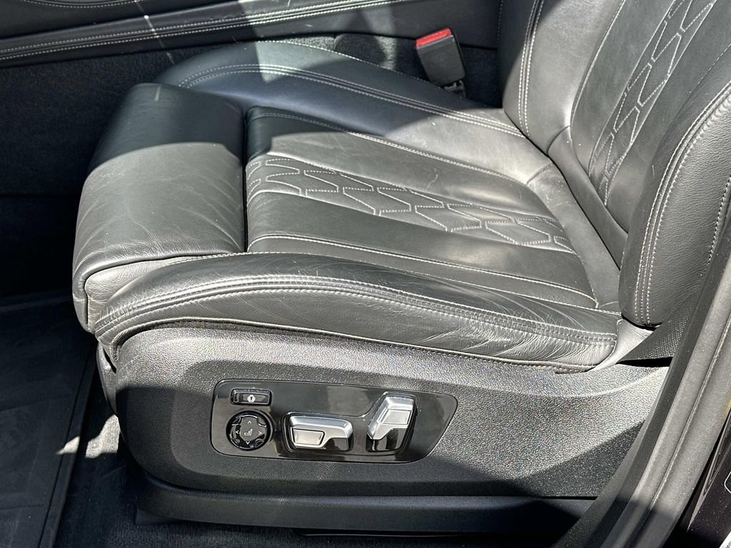 Used 2020 BMW X5 M50i w/ Executive Package AWD/4WD image 18