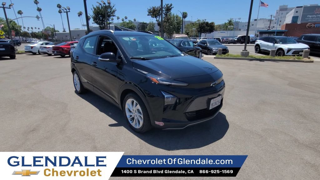 Certified 2023 Chevrolet Bolt EUV LT FWD image 3