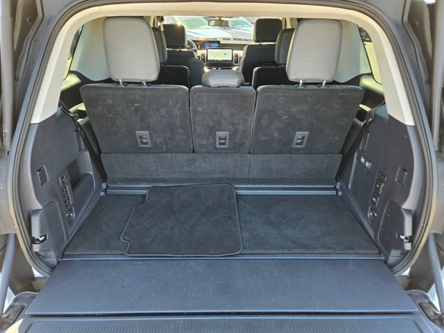 Used 2025 Ford Expedition Active AWD/4WD image 13