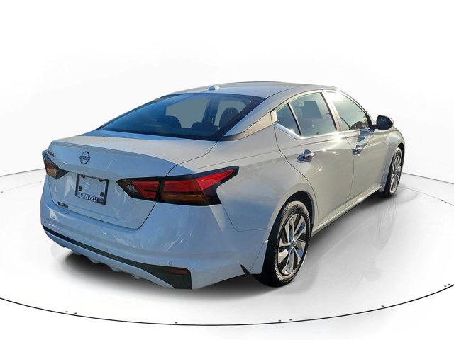 Used 2025 Nissan Altima 2.5 S image 2