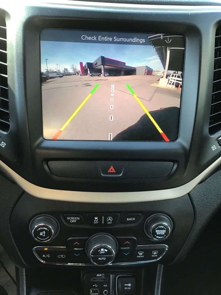 Used 2016 Jeep Cherokee Limited image 9