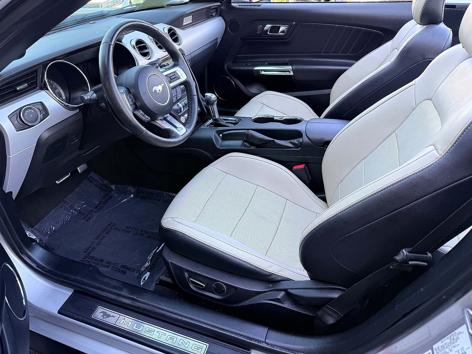 Used 2017 Ford Mustang Premium RWD image 13