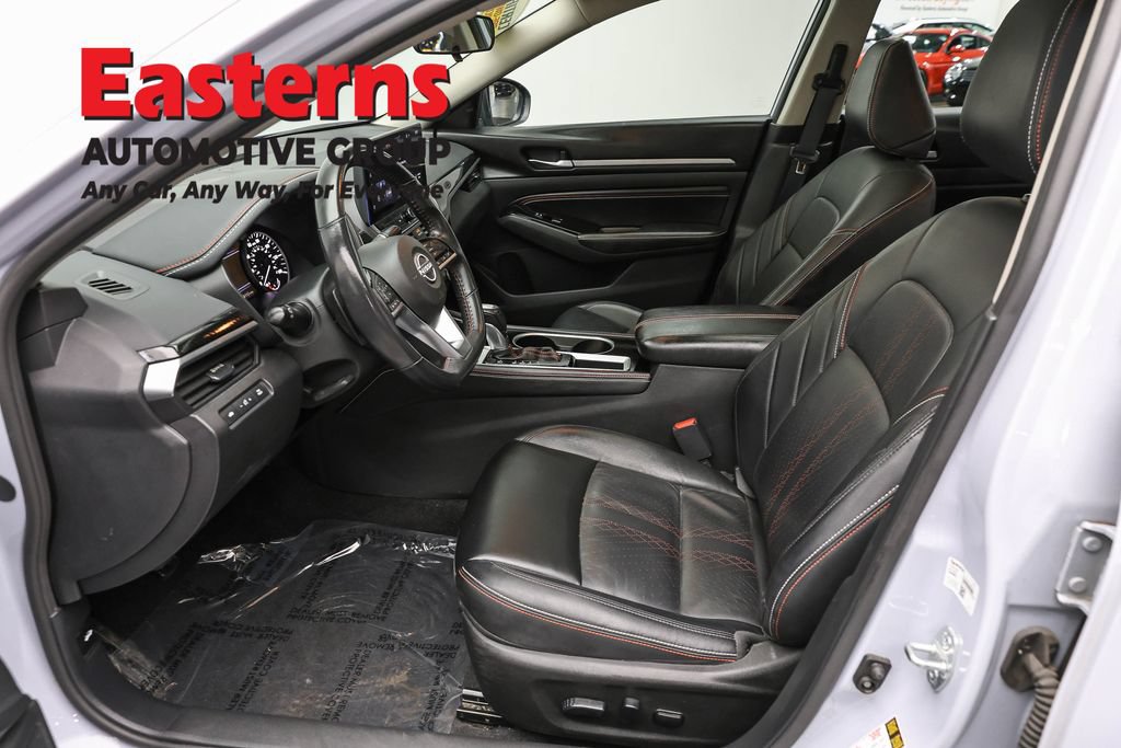 Used 2023 Nissan Altima 2.5 SR w/ SR Premium Package FWD image 14