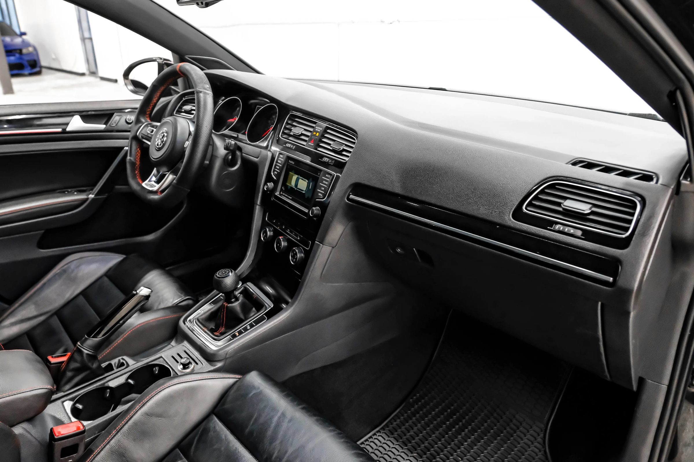 Used 2016 Volkswagen GTI SE FWD image 19