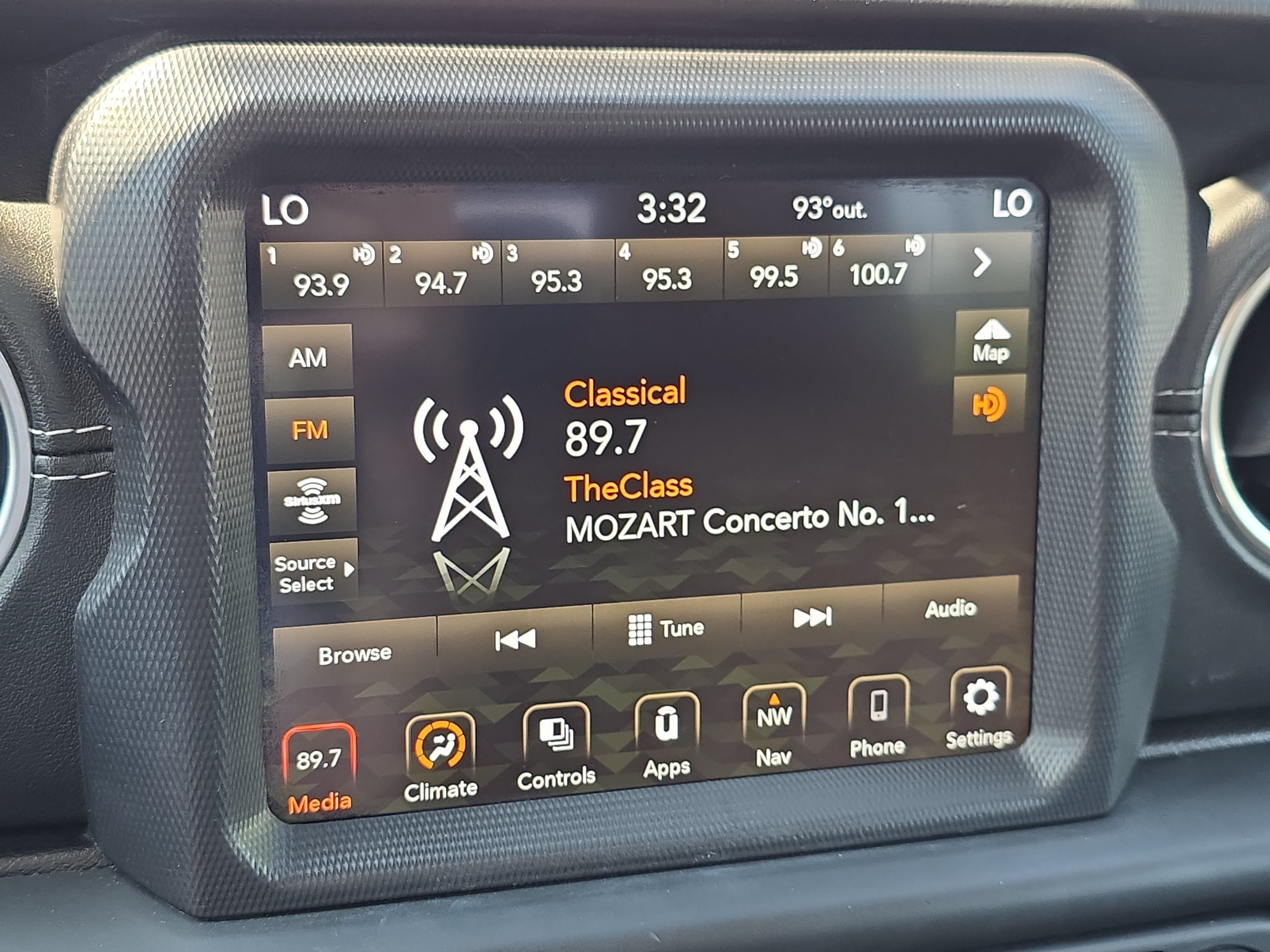 Used 2020 Jeep Gladiator Overland AWD/4WD image 18