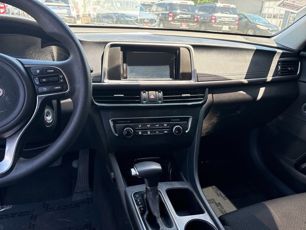 Used 2017 Kia Optima LX w/ Option Group 014 FWD image 10