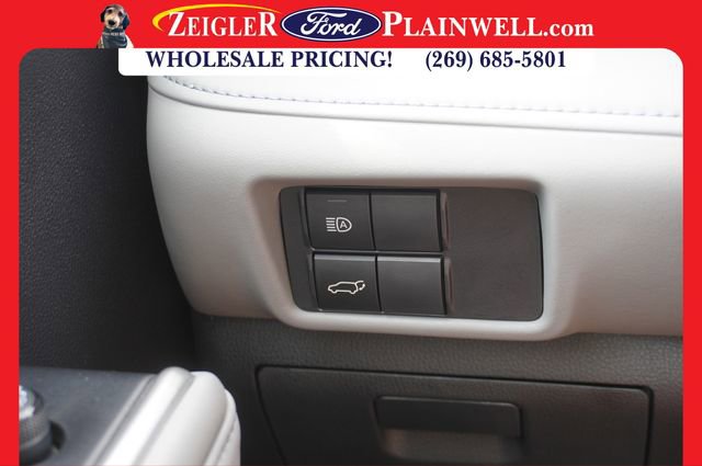Used 2023 Toyota Highlander XLE image 32