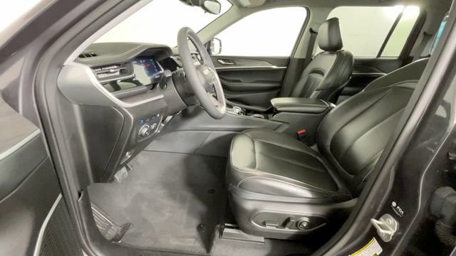 Used 2023 Jeep Grand Cherokee 4WD 4xe image 19