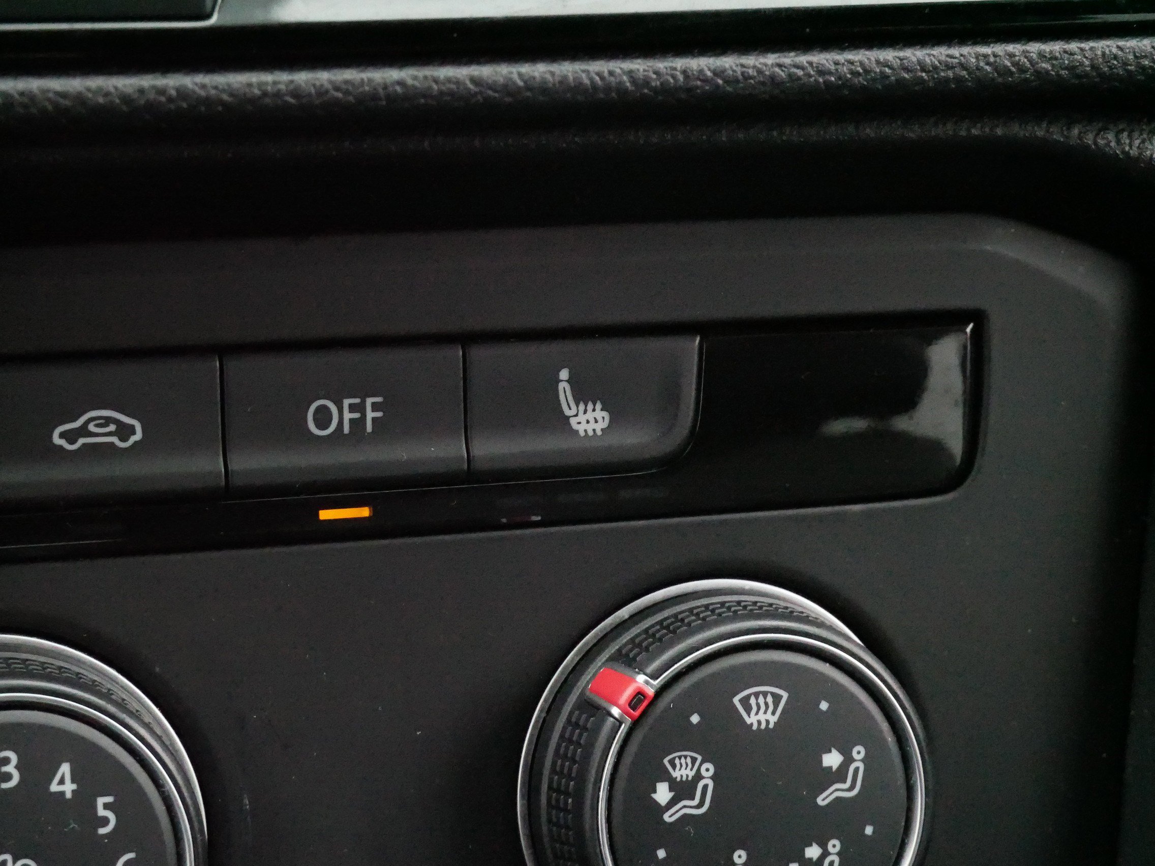 Used 2022 Volkswagen Taos SE image 31