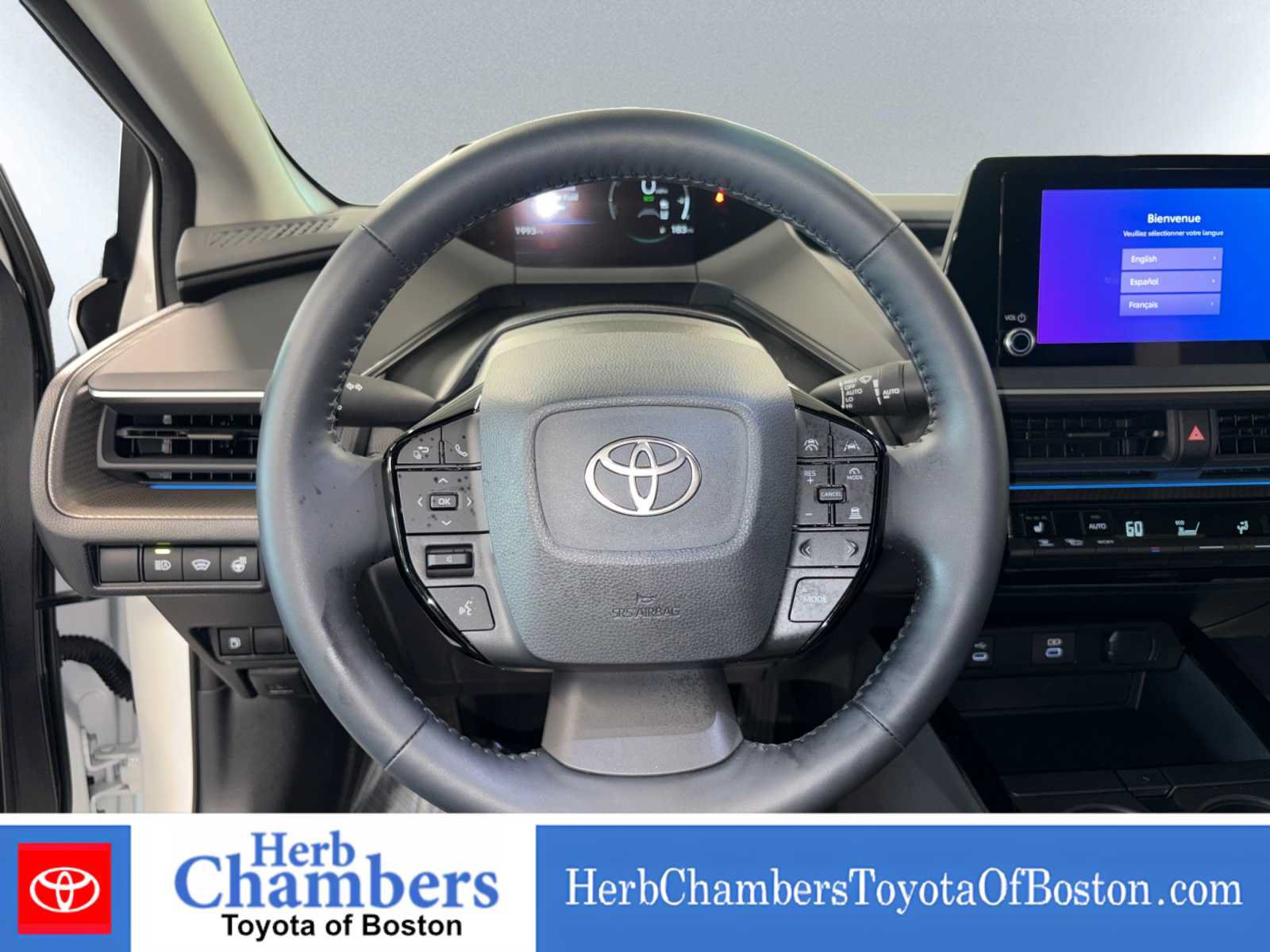 Used 2025 Toyota Prius XLE AWD/4WD image 17