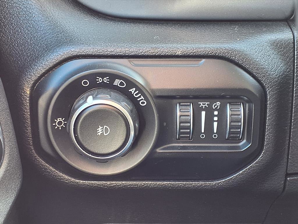 Used 2021 Jeep Wrangler Unlimited Sahara AWD/4WD image 10