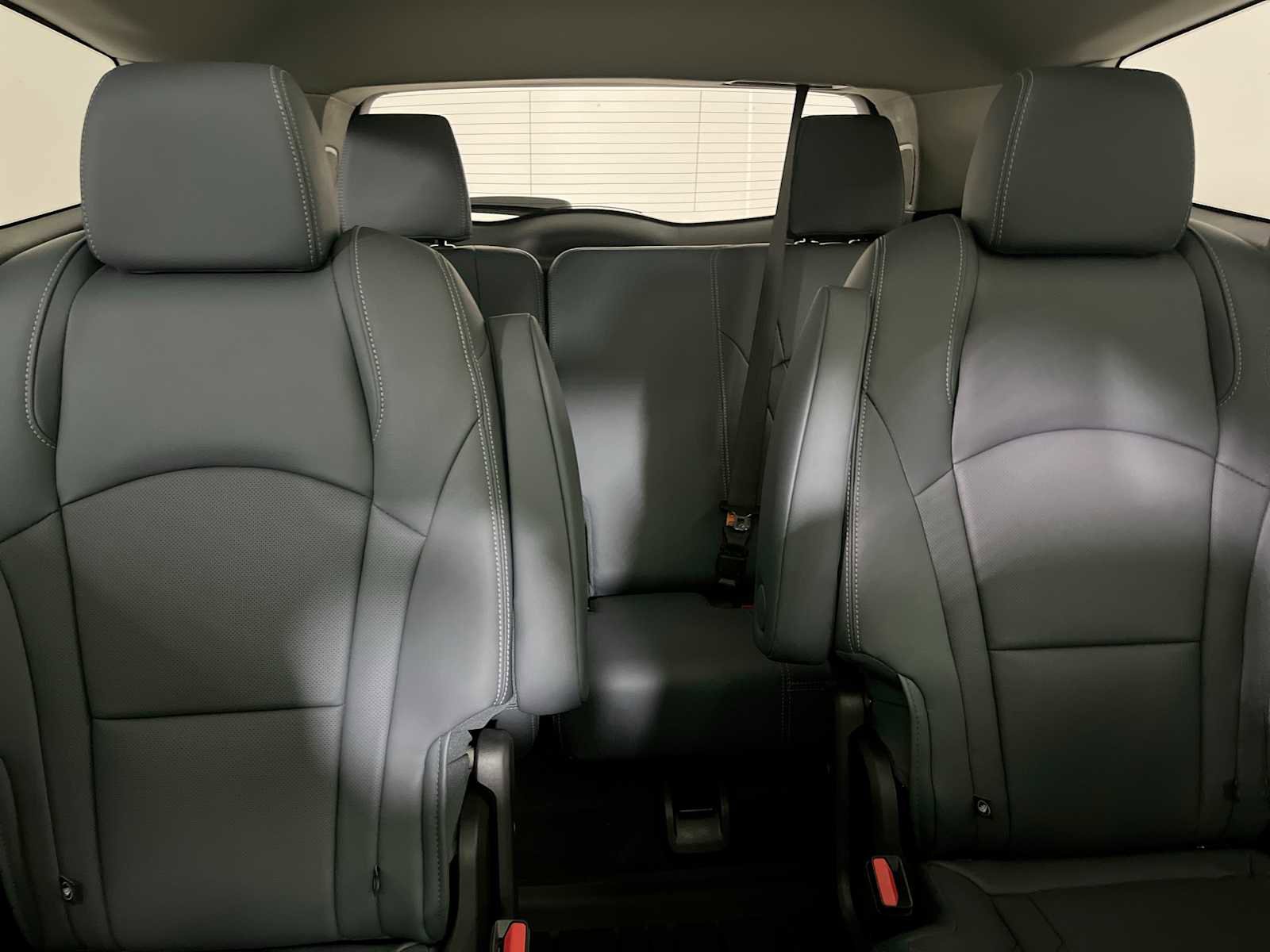 Used 2020 Buick Enclave Premium w/ Sun and Sites Package image 13