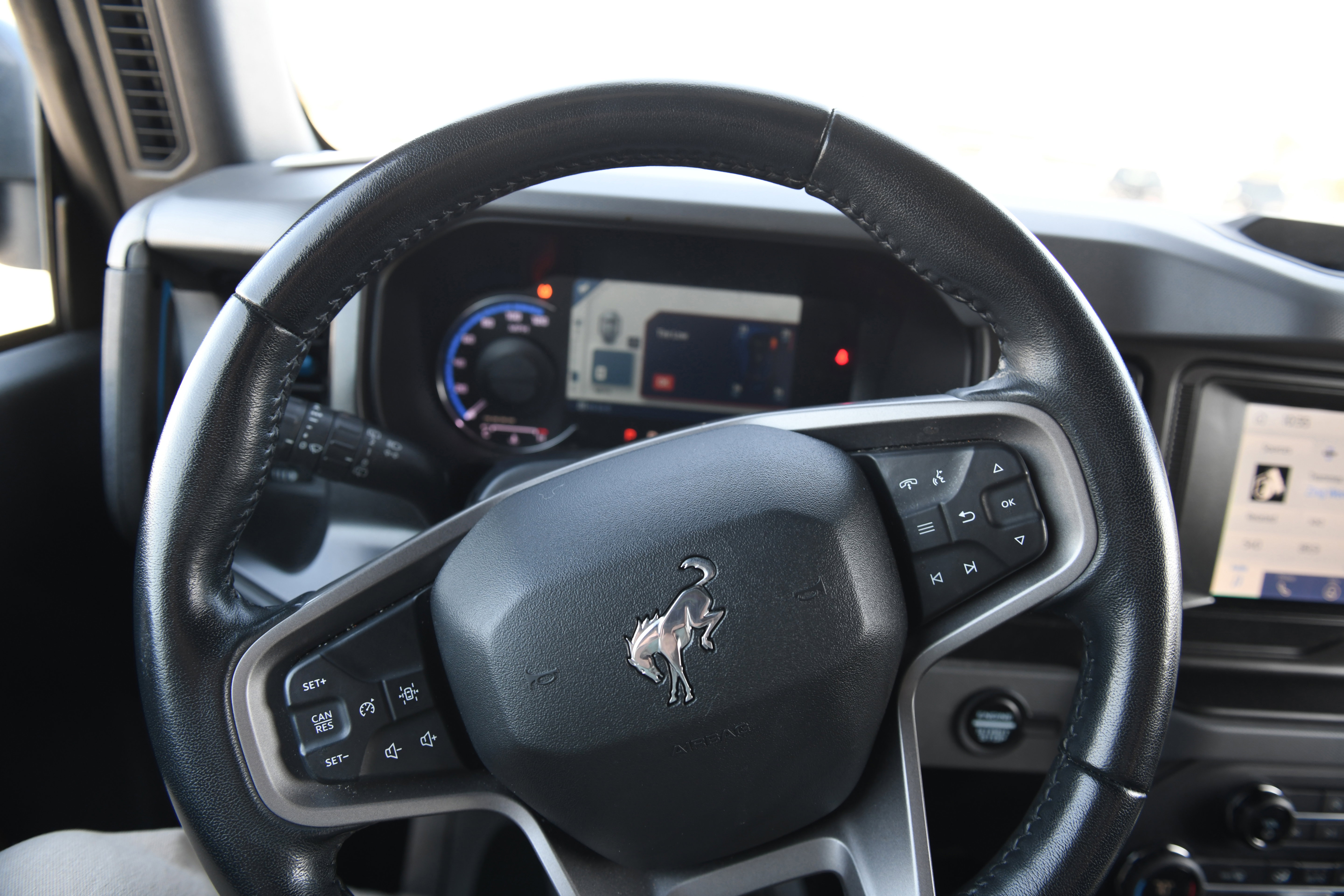 Used 2023 Ford Bronco Black Diamond w/ Sasquatch Package image 26