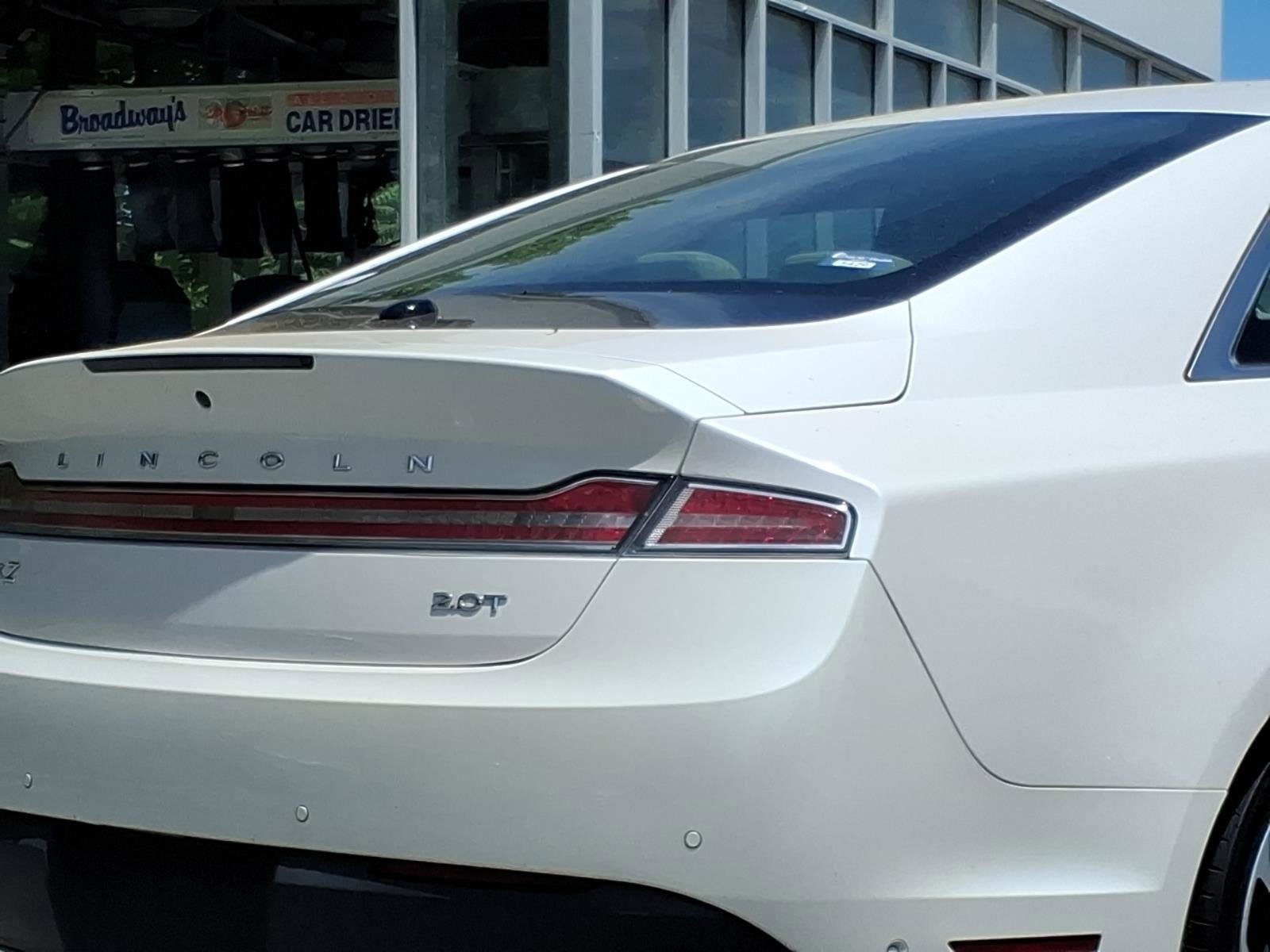 Used 2020 Lincoln MKZ Reserve w/ Luxury Package FWD image 8