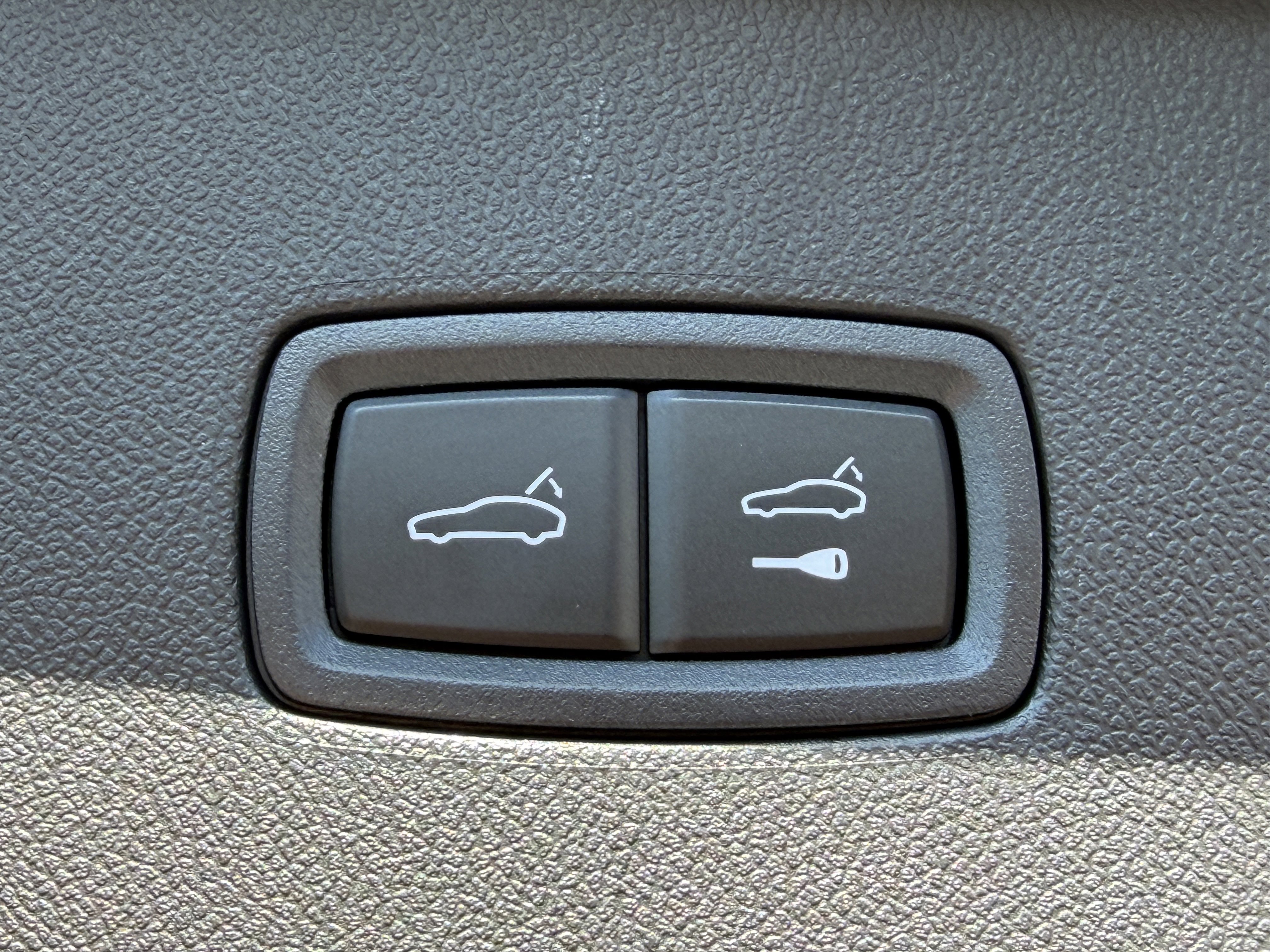 New 2026 Porsche Cayenne GTS image 14