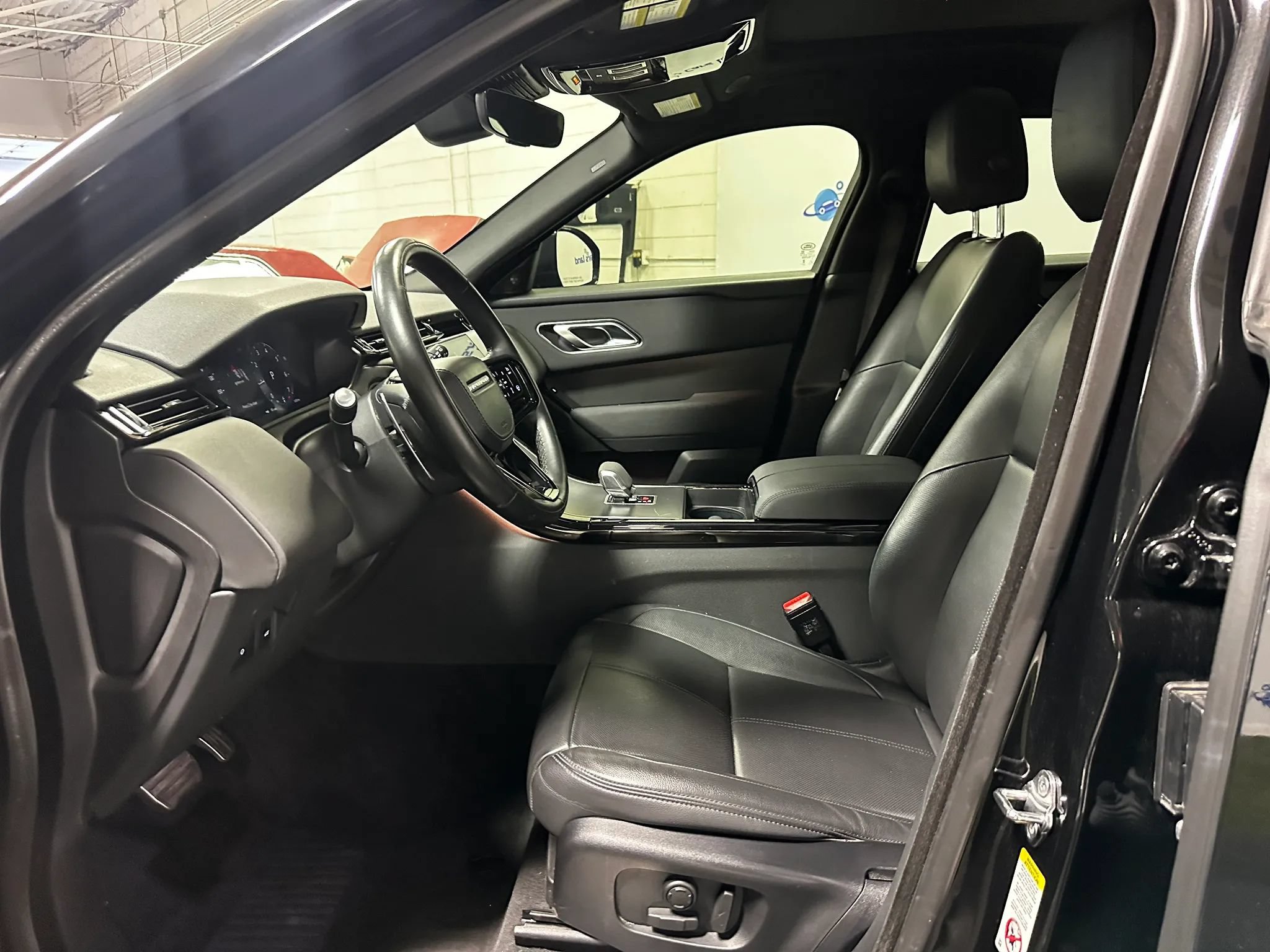 Used 2024 Land Rover Range Rover Velar Dynamic SE AWD/4WD image 10