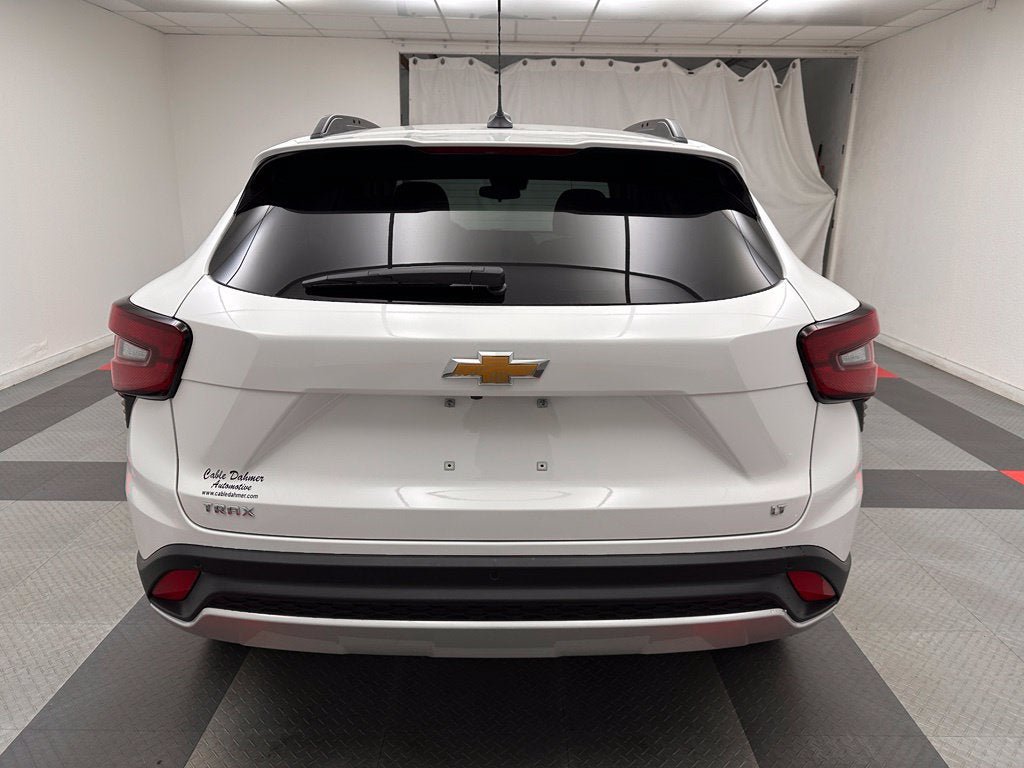 Used 2026 Chevrolet Trax LT w/ Driver Confidence Package FWD image 5