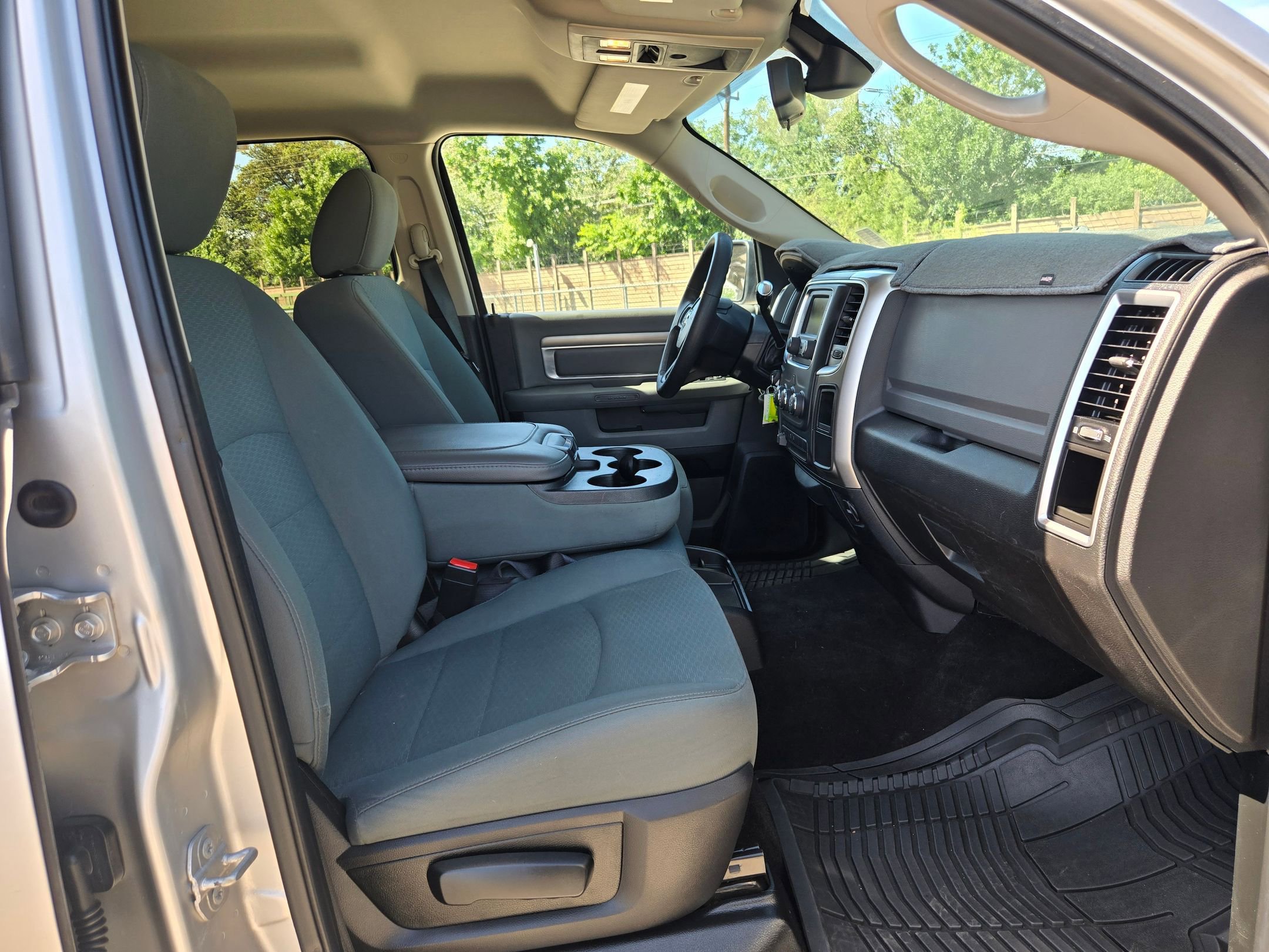 Used 2016 RAM 2500 SLT image 27