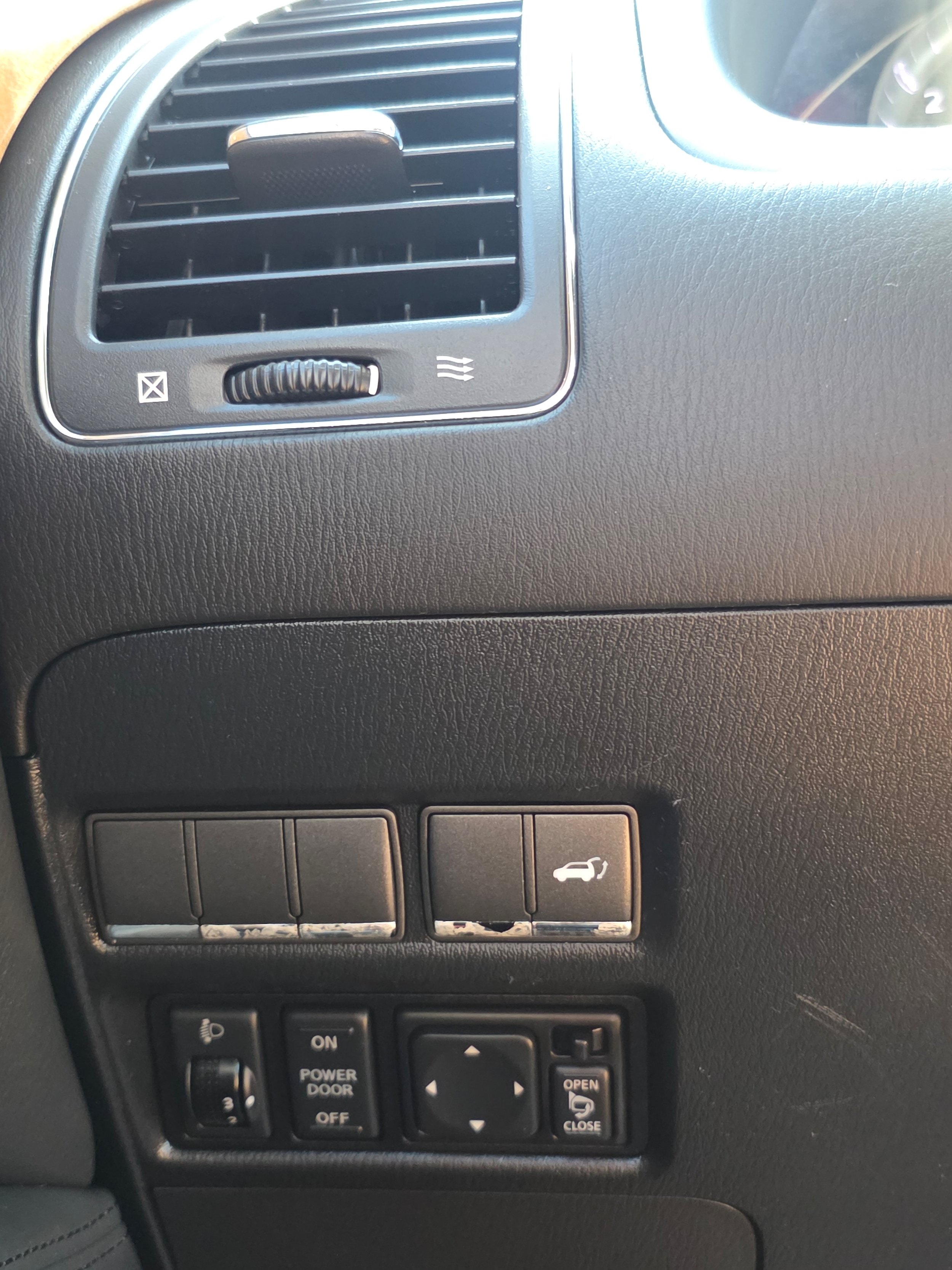 Used 2012 INFINITI QX56 2WD w/ Theater Pkg image 13