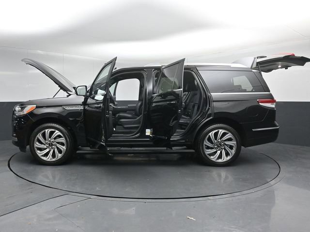 Certified 2023 Lincoln Navigator Reserve AWD/4WD image 59