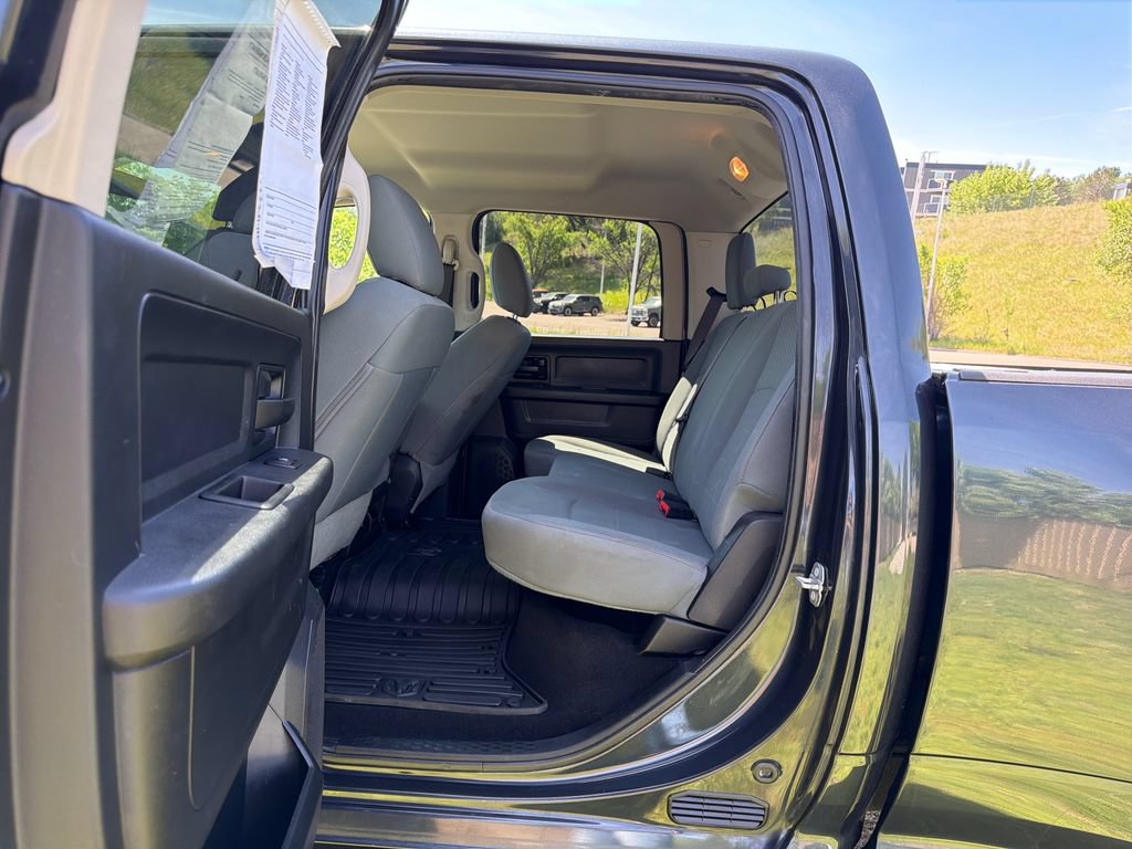 Used 2018 RAM 3500 Tradesman w/ Chrome Appearance Group AWD/4WD image 21