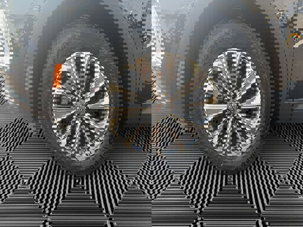 New 2025 Buick Envision Preferred image 9